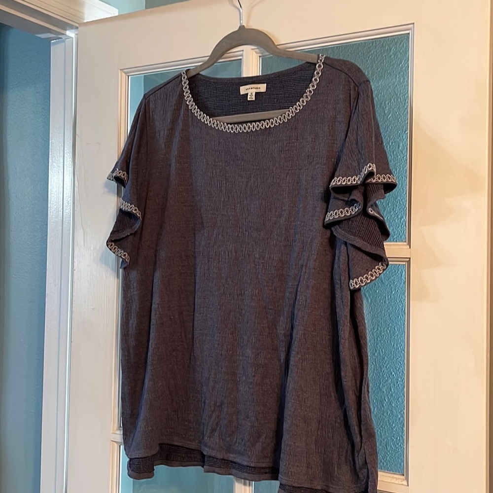 Women’s plus size Max Studio top